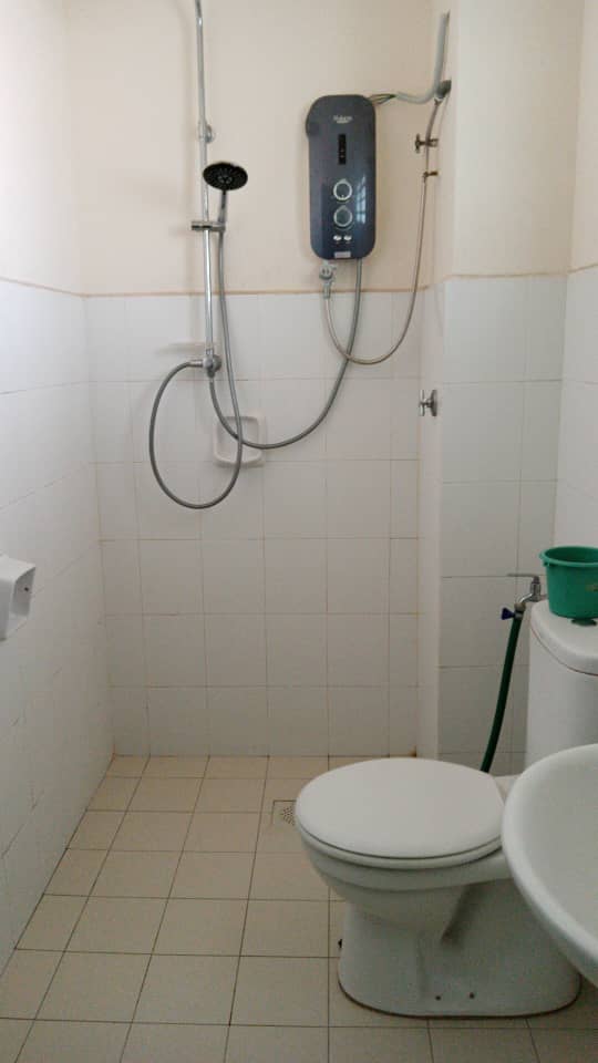Town House Taman Seri Pristana Ground n 1st Floor - photo 4