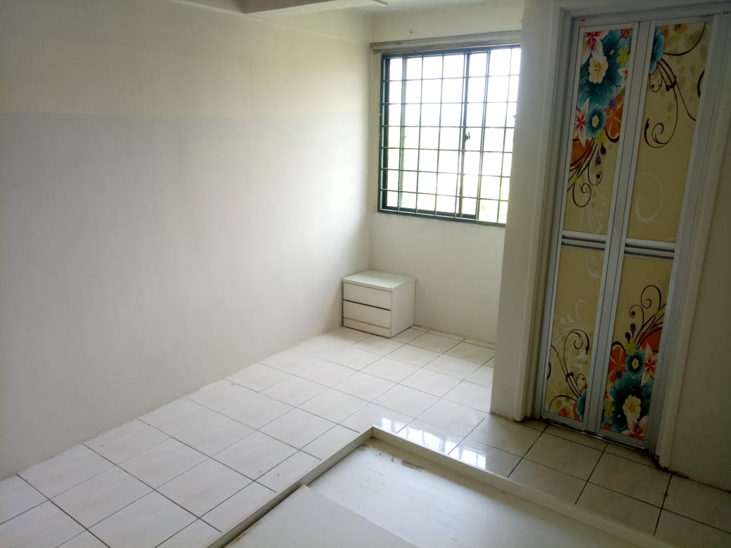 Pangsapuri Perdana Apart Seksyen 13  By Matt - photo 5
