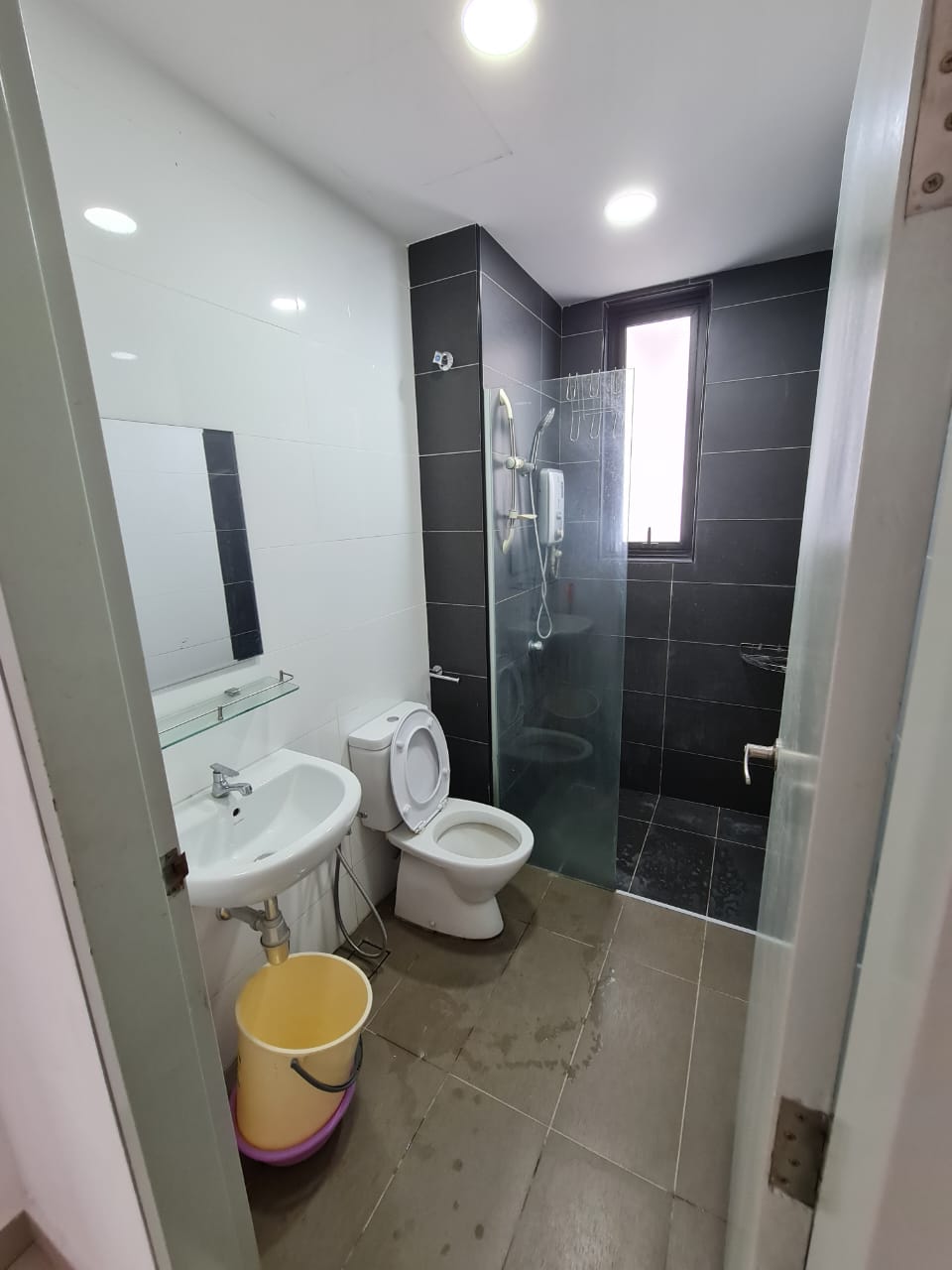 Utropolis Suites 2 Glenmarie Shah Alam by Jr - photo 4