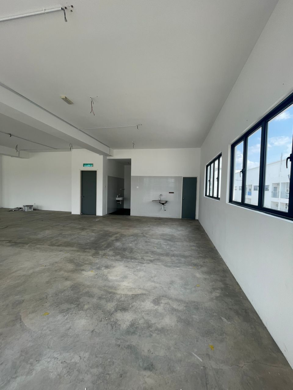 Corner Shop 1st Floor Esplanad Eco Grandeur Benson - photo 4