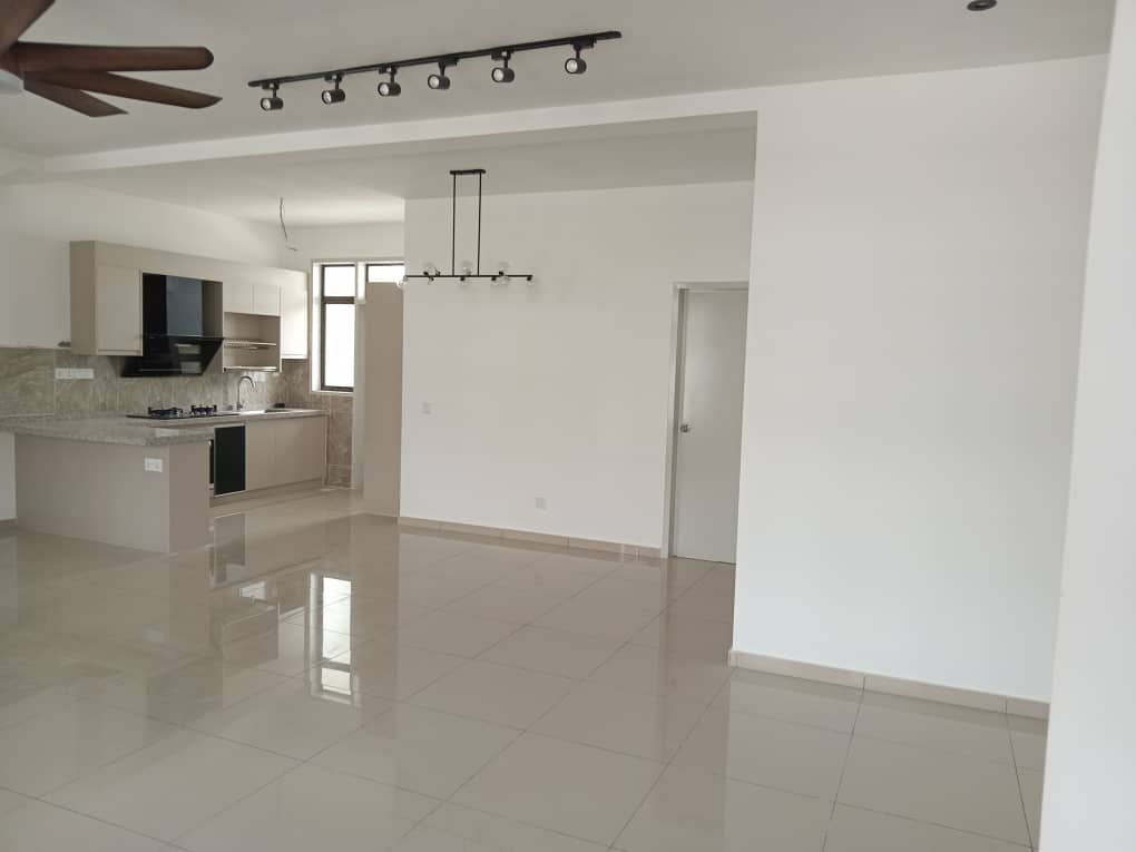 Townhouse Eco Grandeur Regent Cohome by Kevin - photo 3