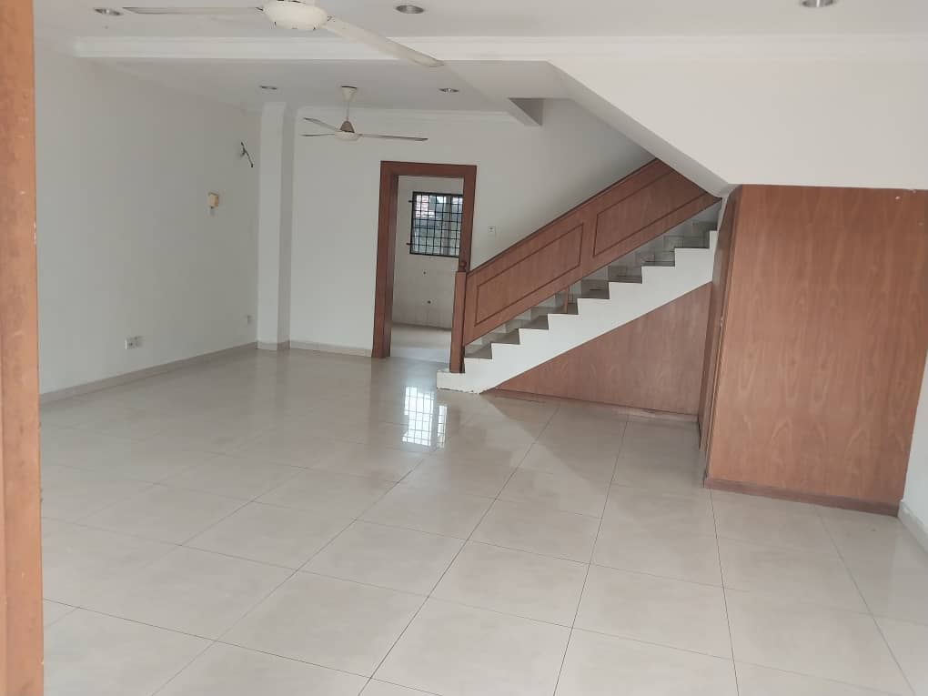 Corner 2 Sty Taman Sri Putra Sungai Buloh by Kevin - photo 3