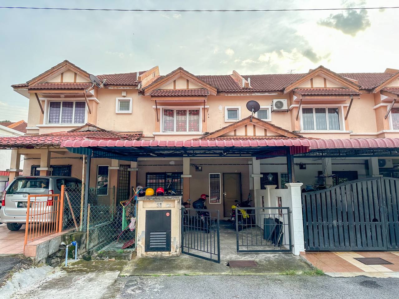 Lorong Az Zaharah Bandar Puncak Alam