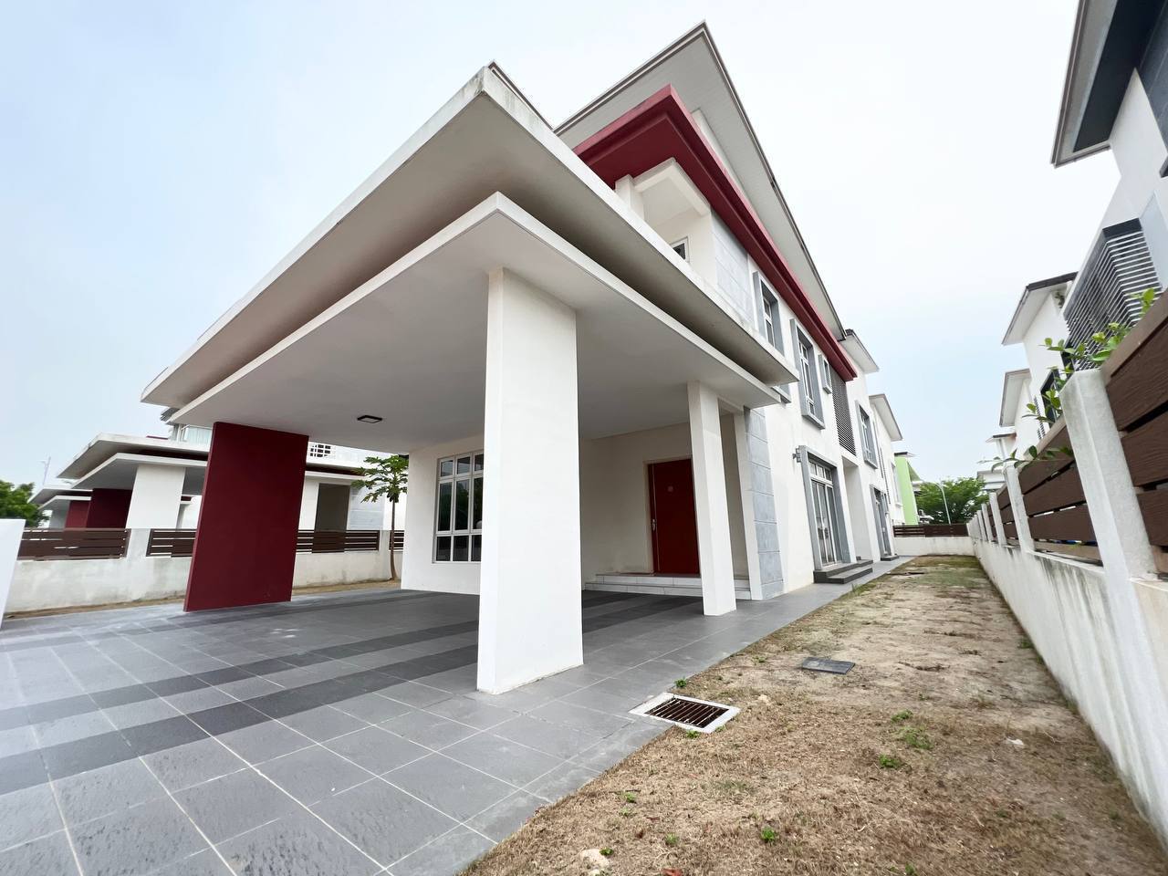 Bungalow Casa Idaman Setia Alam - photo 2