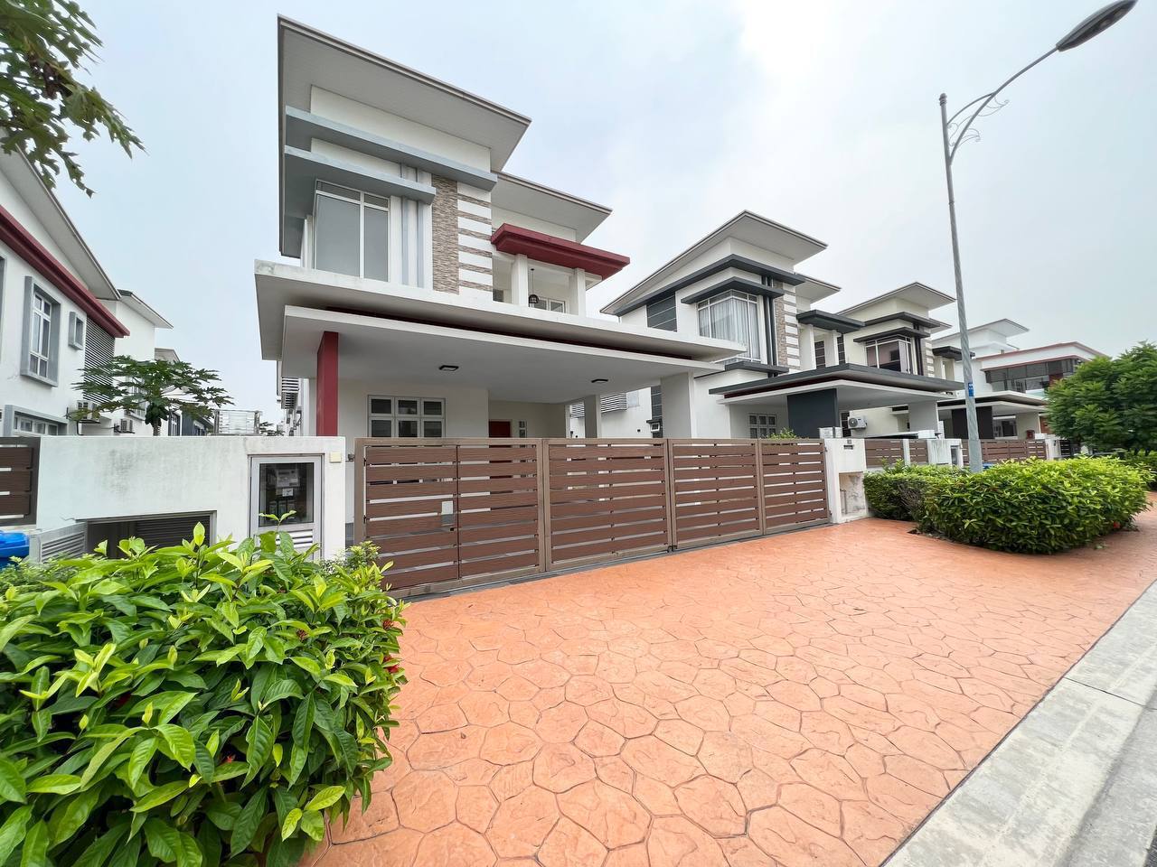 Bungalow Casa Idaman Setia Alam - photo 3