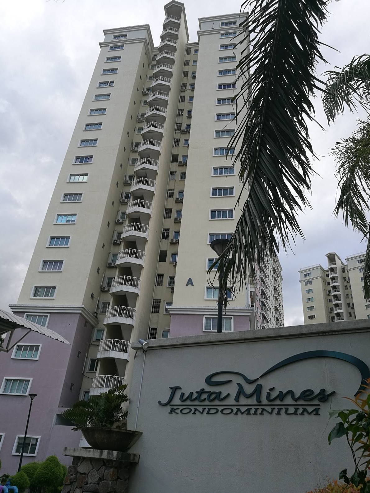 Juta Mines Condo Seri Kembangan - photo 1
