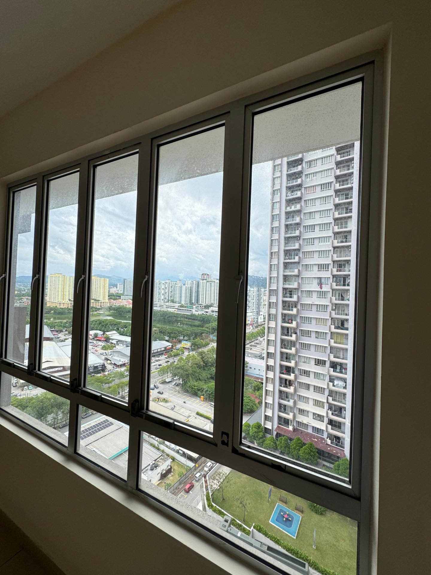 PV21 Condominium - photo 3