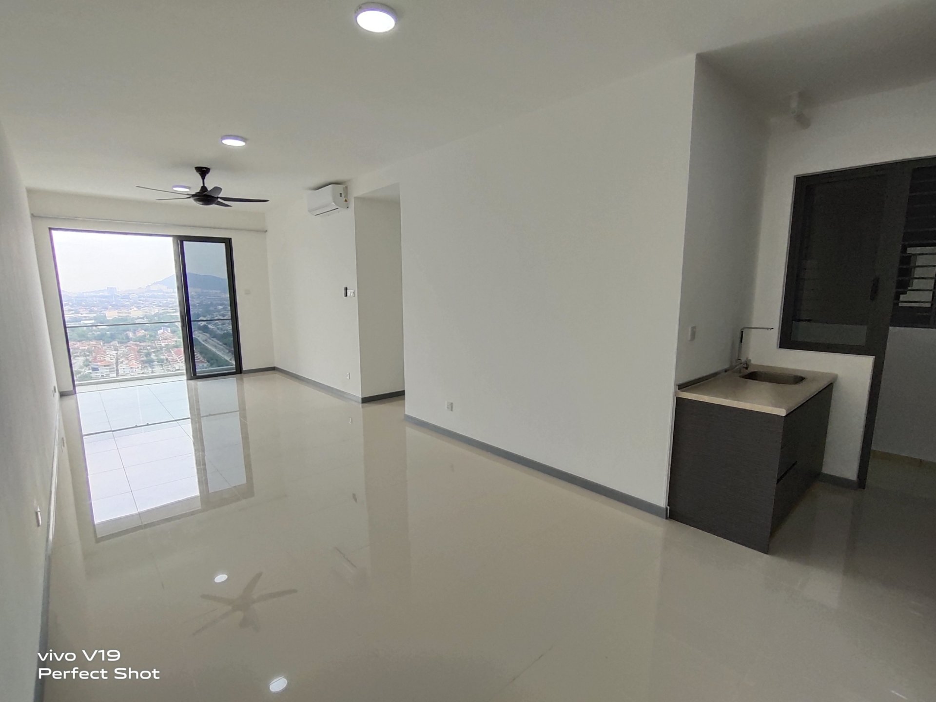 United Point Residence - Tower A | Condominium - photo 3