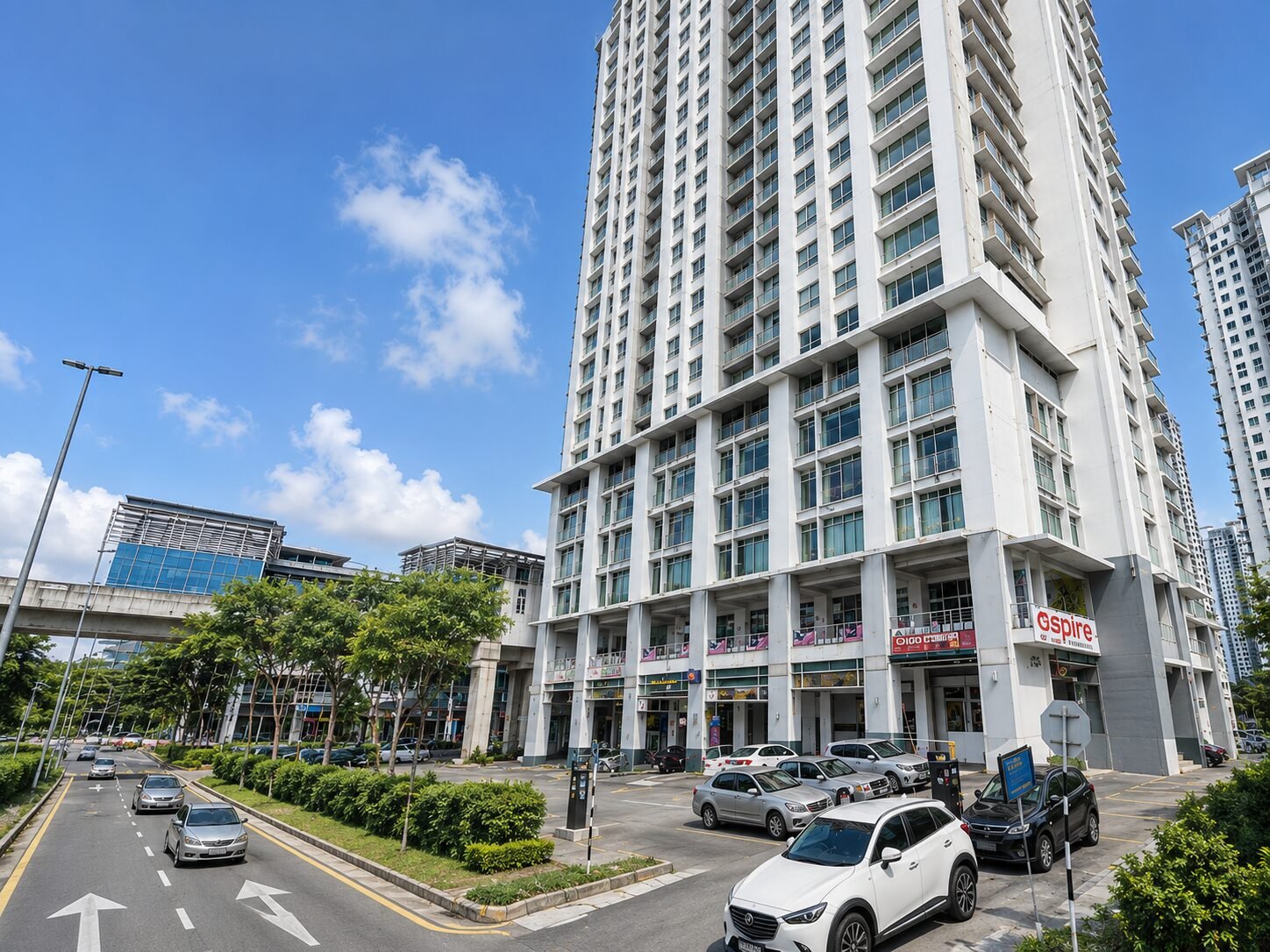 Metropolitan Square - photo 3
