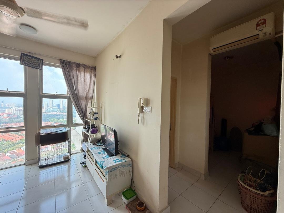 Metropolitan Square Condominium - photo 3