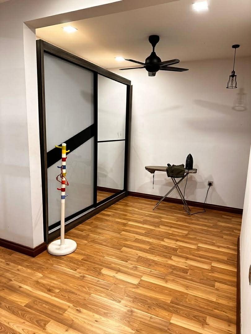 Metropolitan Square Condominium - photo 3