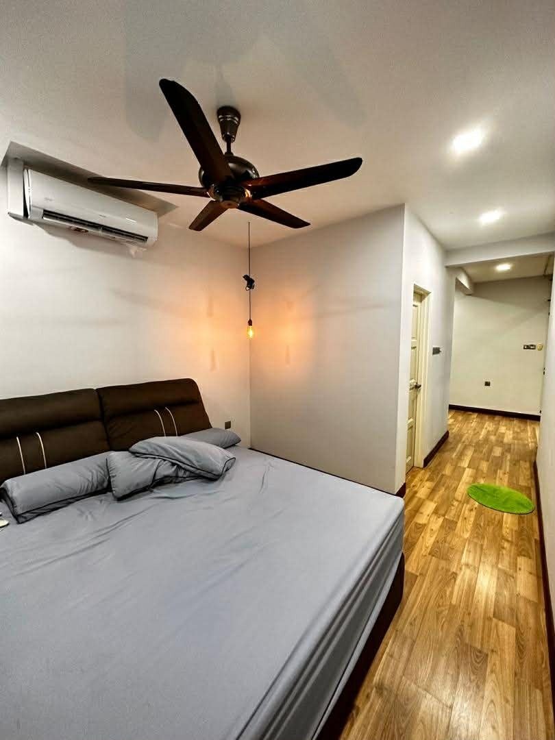 Metropolitan Square Condominium - photo 4