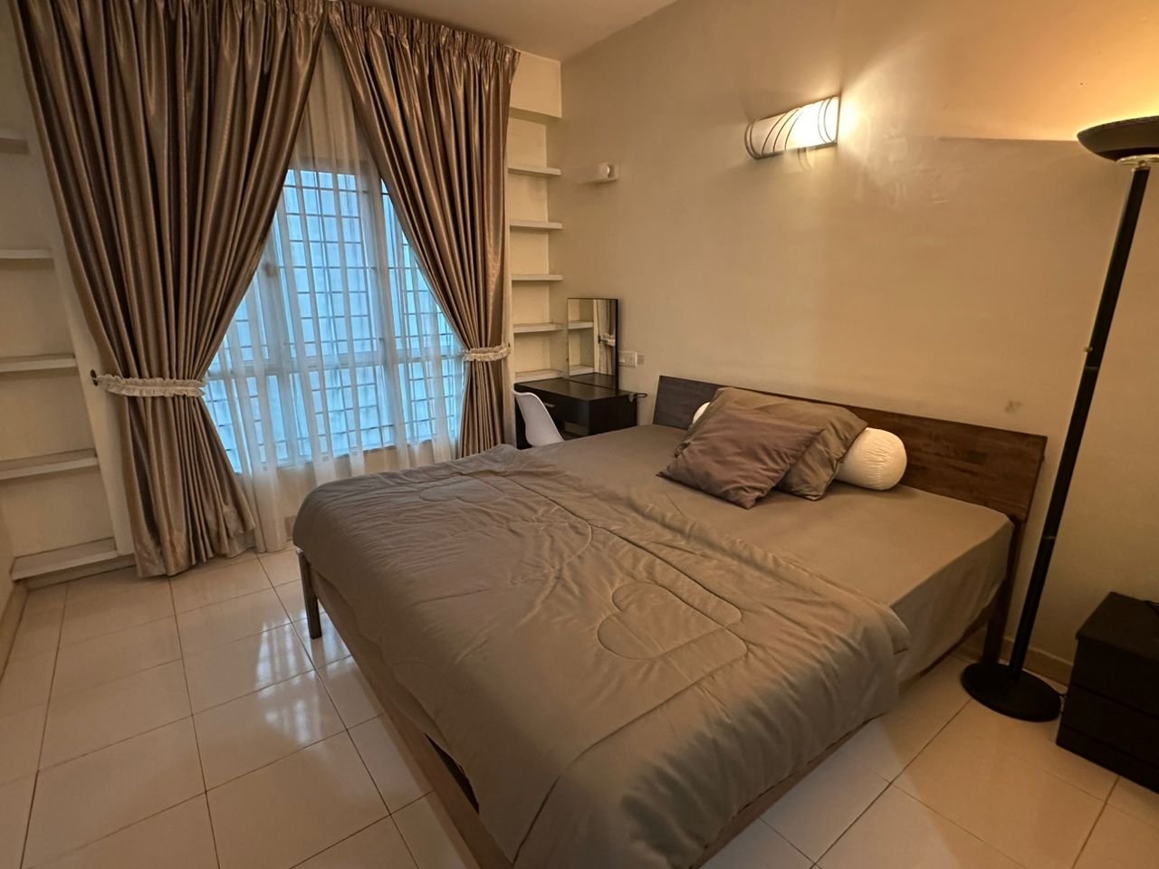 Metropolitan Square Condominium - photo 5