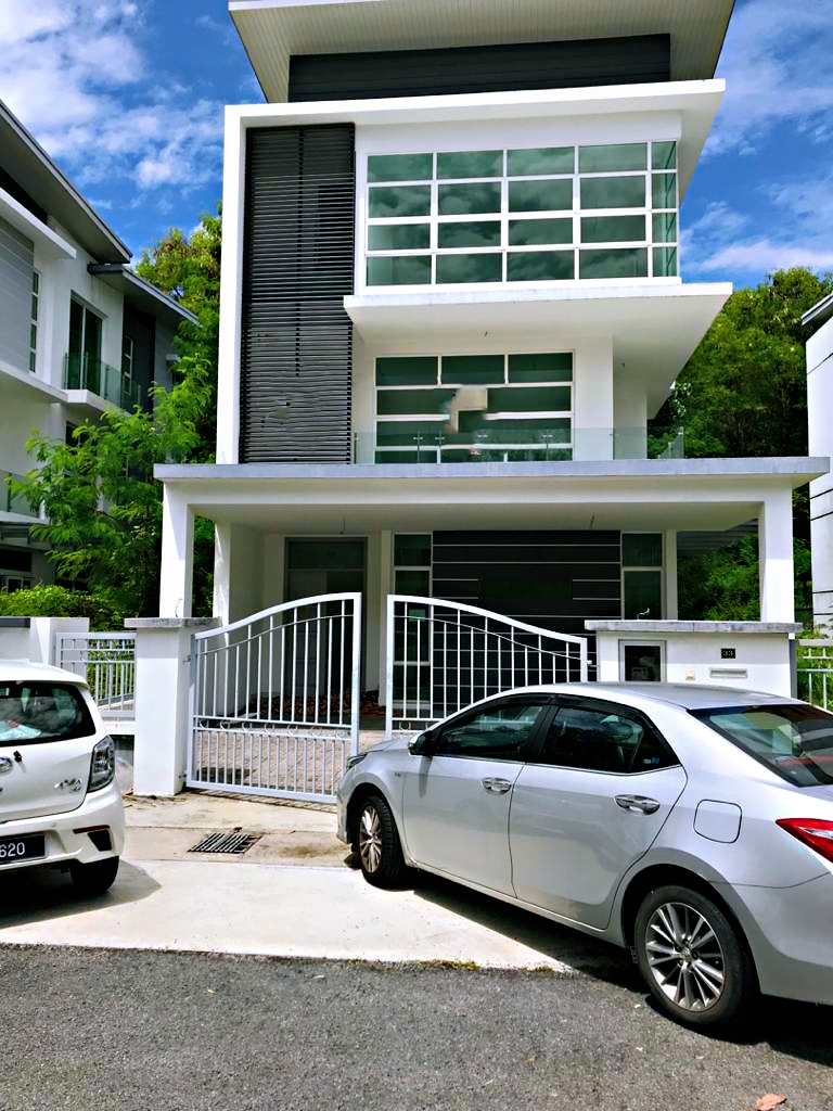 3 Storey Bangalow RM1,400,000 Jln Bendahara Cheras