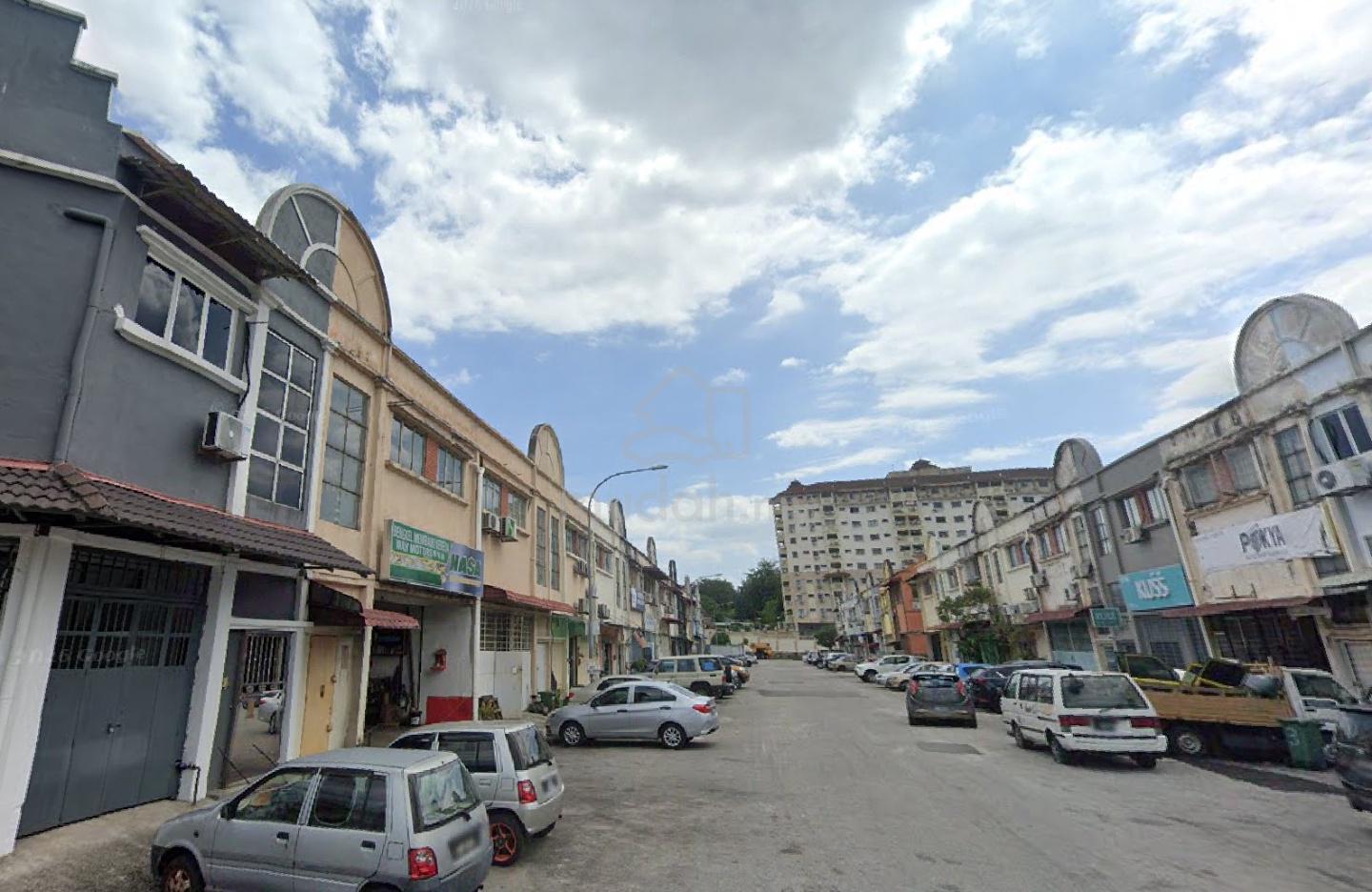 Bandar Kinrara Shop