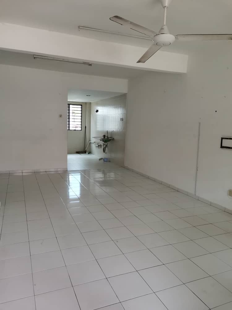 Section 7 SL 7 Bandar Sungai Long Townhouse - photo 3