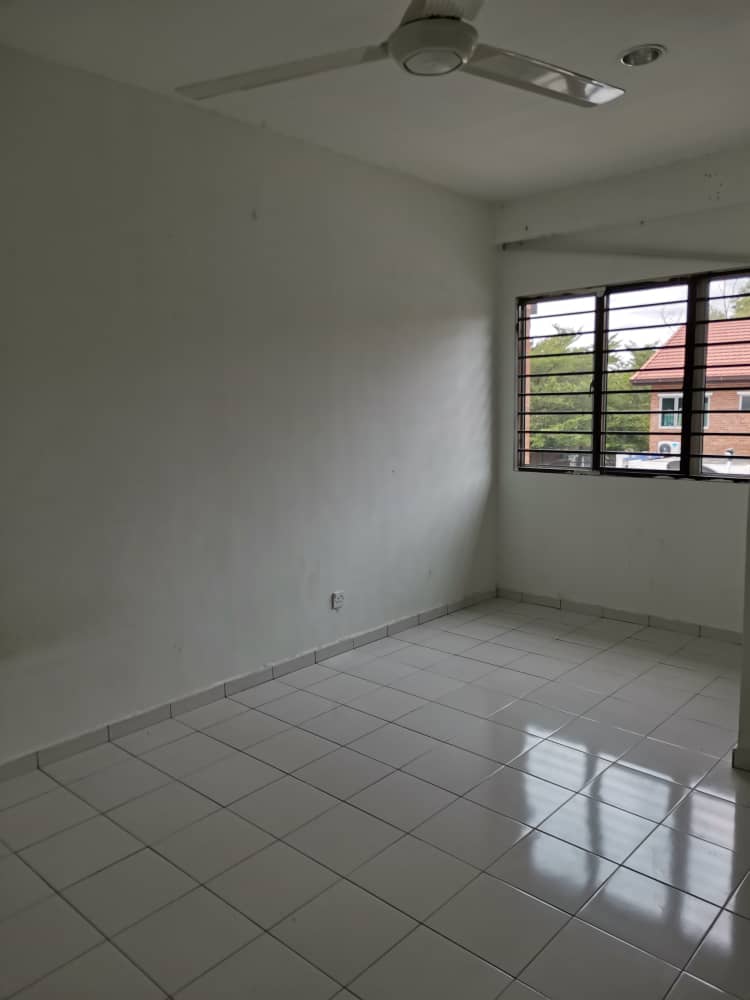 Section 7 SL 7 Bandar Sungai Long Townhouse - photo 4