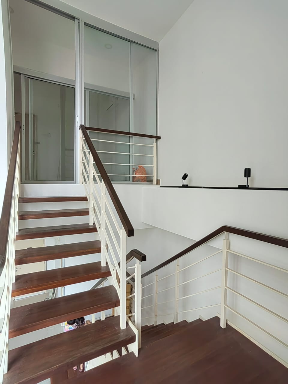 E Suite-Designer Suites - Emerald Avenue - photo 10