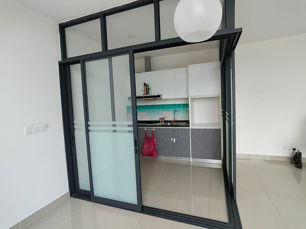 E Suite-Designer Suites - Emerald Avenue - photo 12