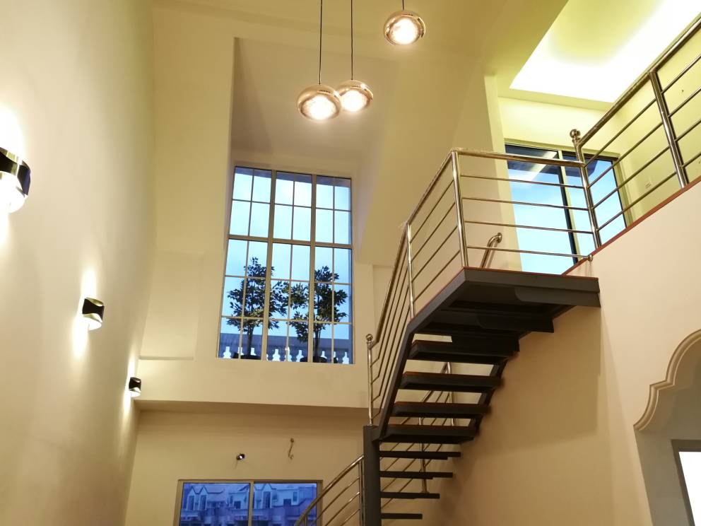 Taman Anggerik Villa 2, Duplex, Below Bank Value - photo 2