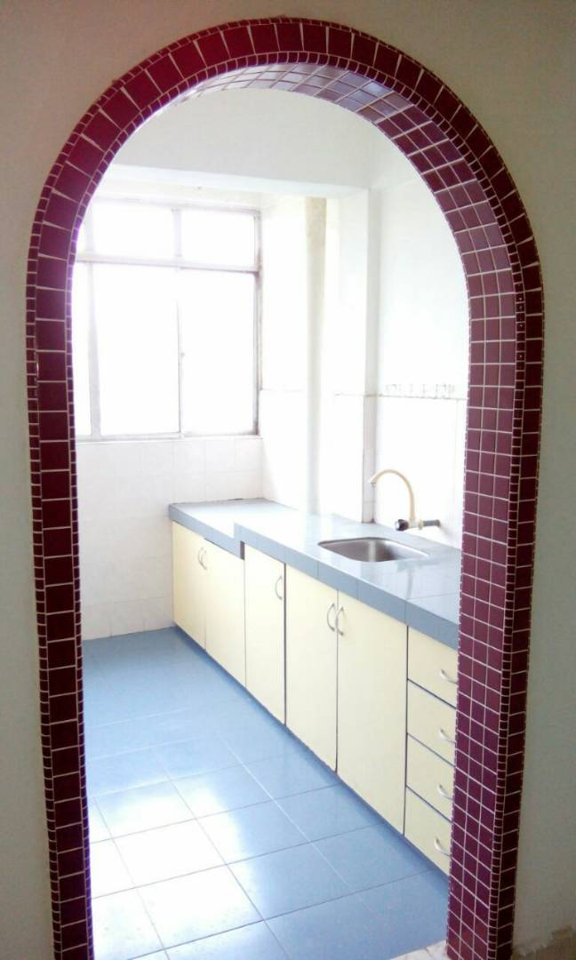 Flat Taman Bukit Mewah Fasa 8, Kajang - photo 2