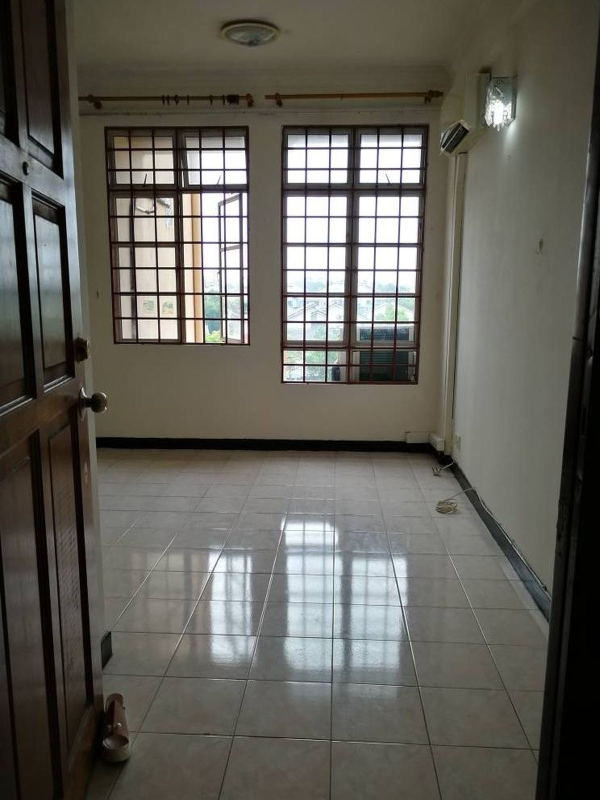 Elaeis 2 Condo, Bukit Jelutong, Partly Furnished - photo 7