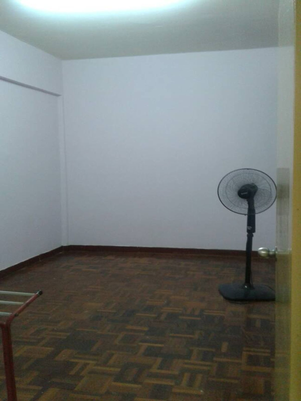 Goodyear Court 7 Condo,Middle Room,Partly Furnish