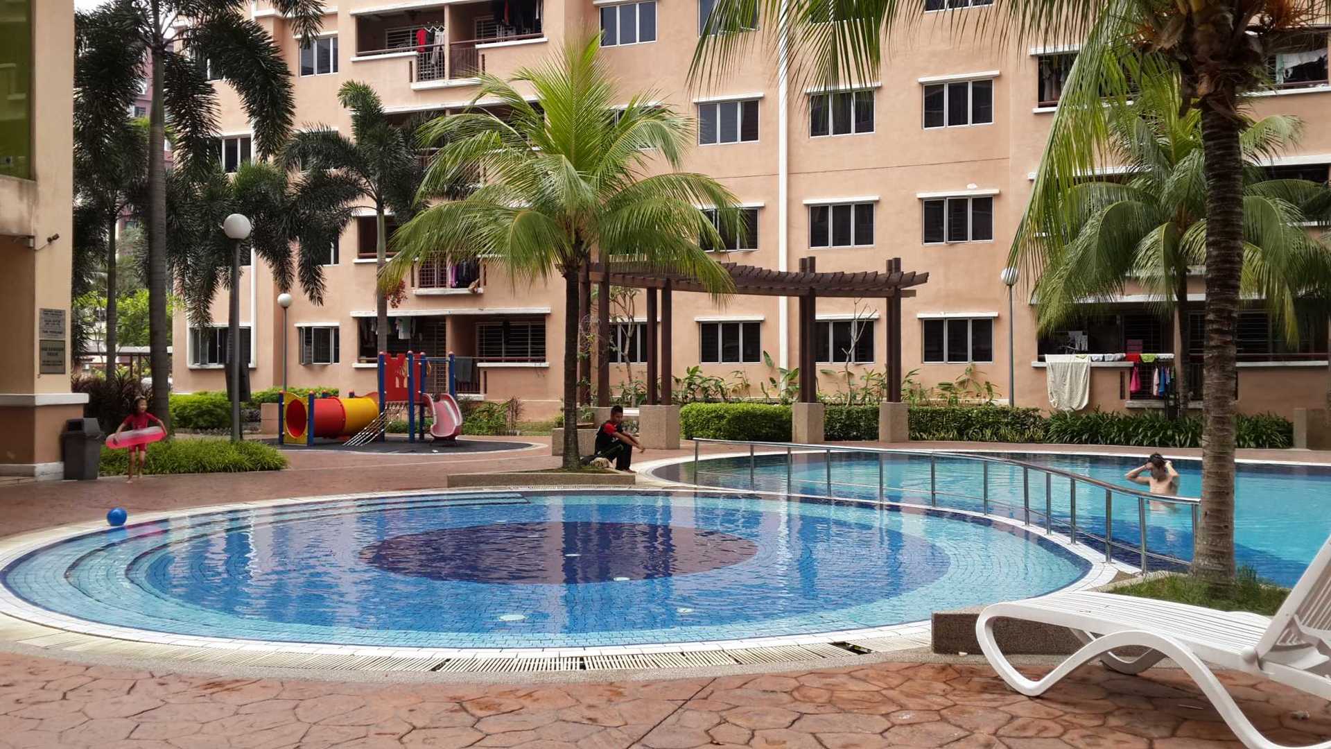 Cengal Condominium, Bandar Sri Permaisuri, Reno - photo 3