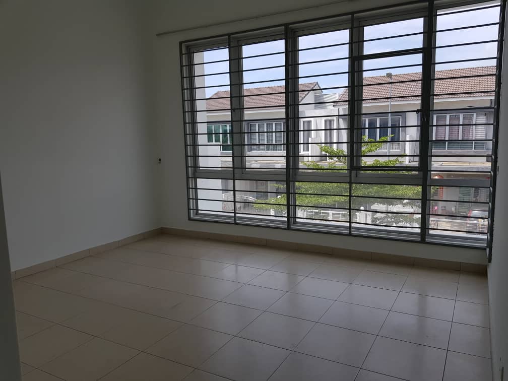 2 Sty House Taman Putra Prima Gated Guarded Reno - photo 6