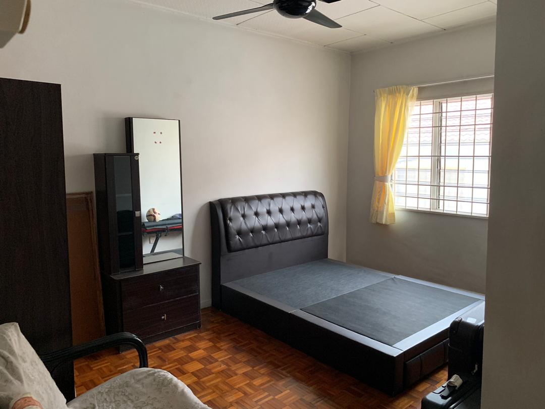 Tmn Putri Jaya 3 Sty House Cheras Bt 9 Furnished - photo 3