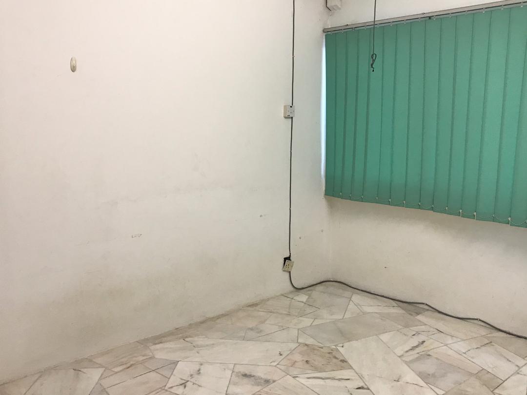 Taman Connaught Shop Apartment or Office - photo 4