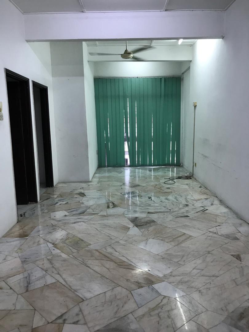 Taman Connaught Shop Apartment or Office - photo 2