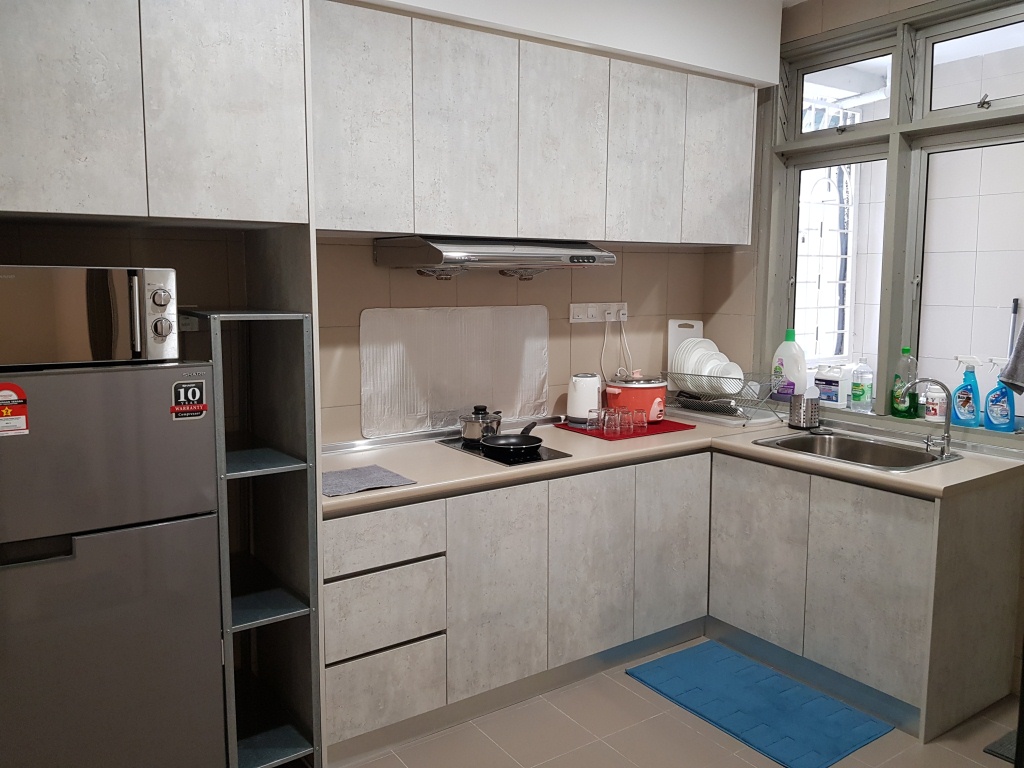 Goodyear Court 10 Condo, Fully Furnish, Nice Unit - photo 2