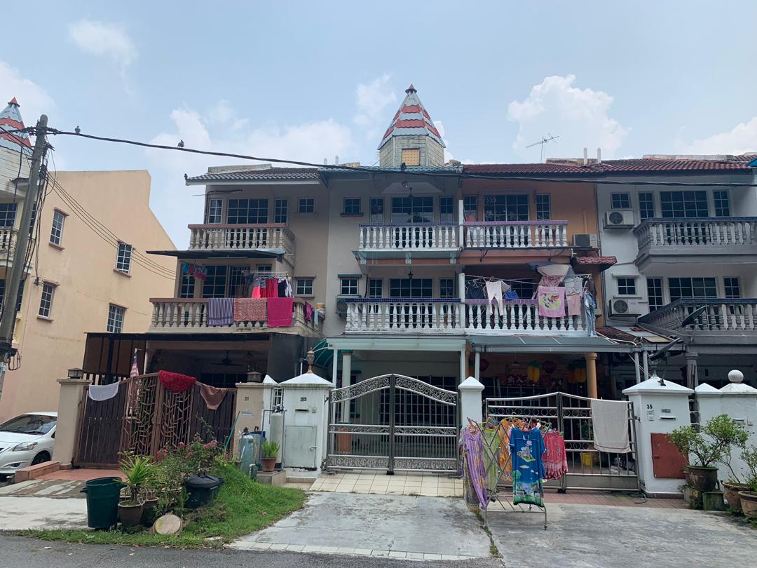 Tmn Putri Jaya 3 Sty House Cheras Bt 9 Furnished - photo 3