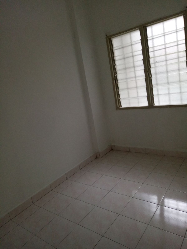 Taman Mewah Cheras Walk Up Flat 2nd Floor Near MRT - photo 4