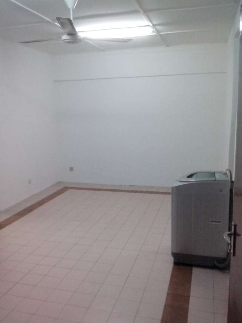 Glen Court Bandar Sungai Long Partly Furnished - photo 2