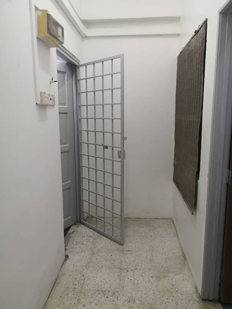 Taman Orkid Desa Shop Apt Len Seng Newly Painted - photo 2