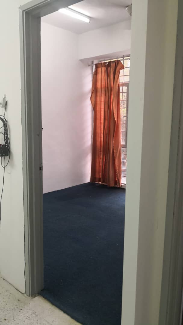 Taman Orkid Desa Shop Apt Len Seng Newly Painted - photo 6