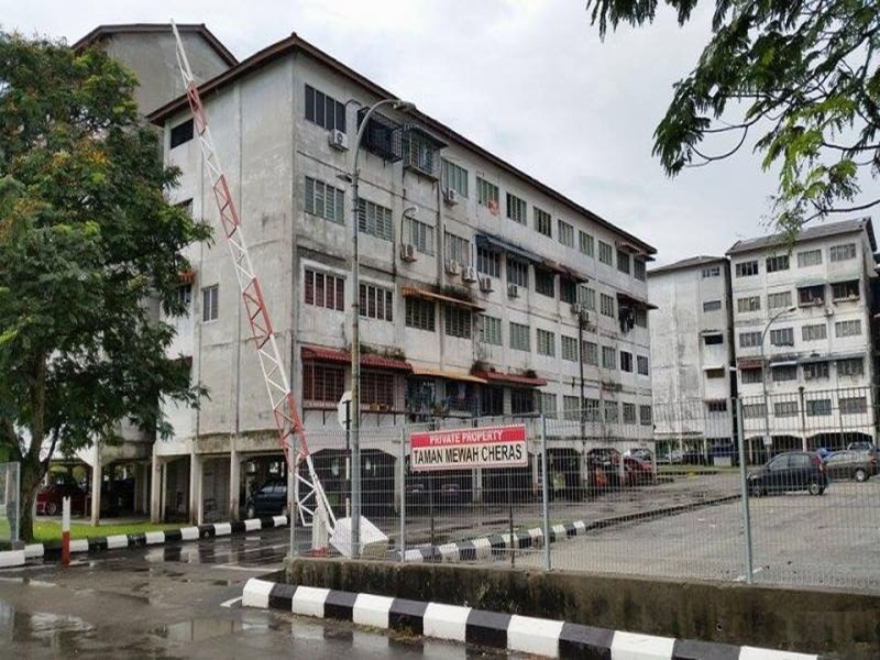 Taman Mewah Cheras Walk Up Flat 3th Floor Near MRT