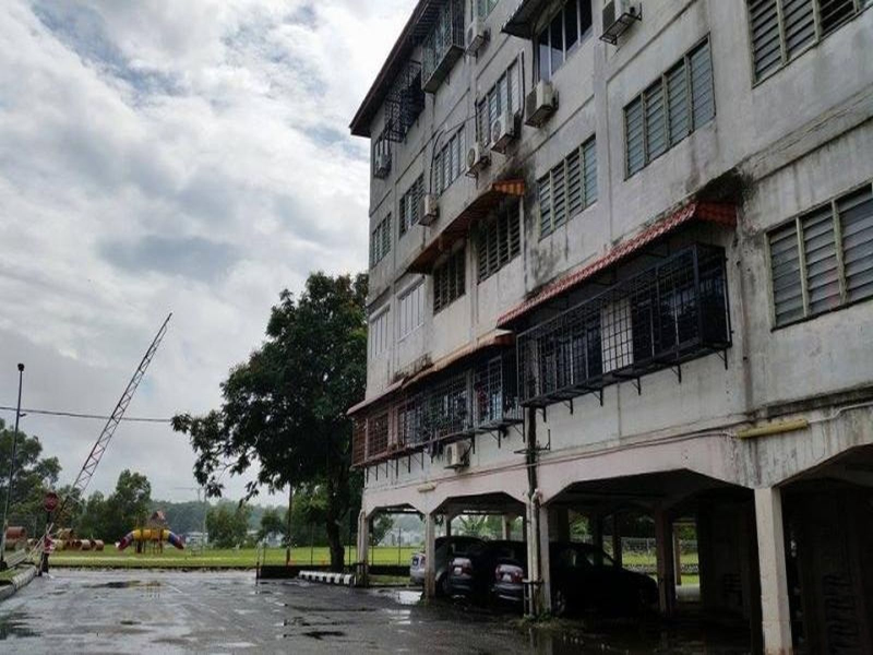 Taman Mewah Cheras Walk Up Flat 3th Floor Near MRT - photo 3