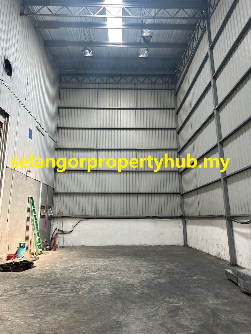 Semi Detach factory 17800sf Land 400amps - photo 10