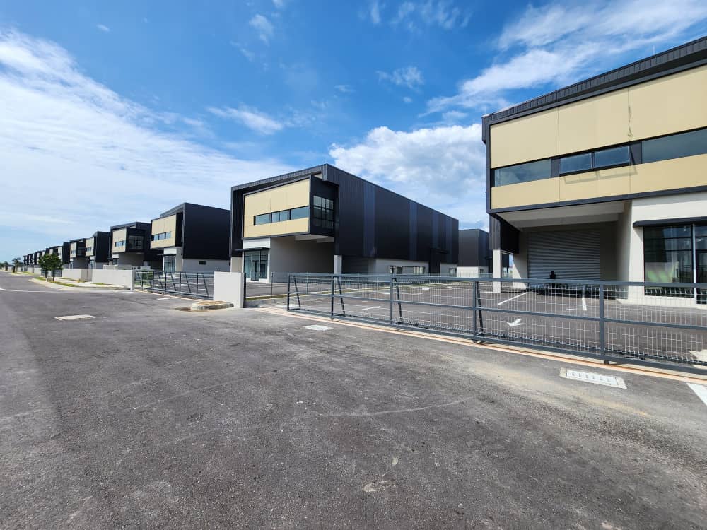 pg2 New Detach factory at Bandar Bukit Raja 2, Kl - photo 2