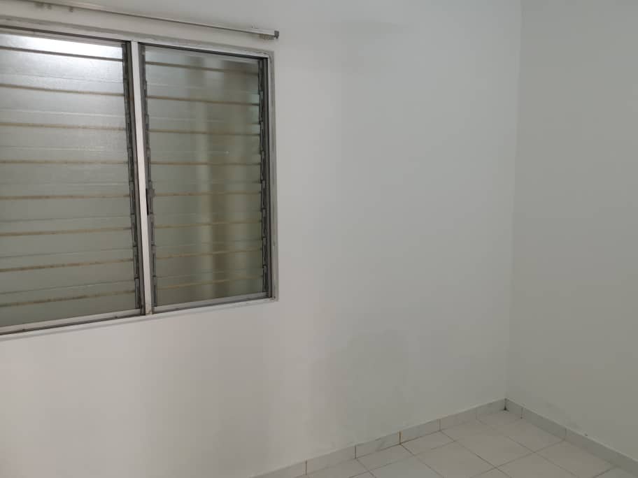 kompleks suria kinrara apartment 712sf 3r2b - photo 5