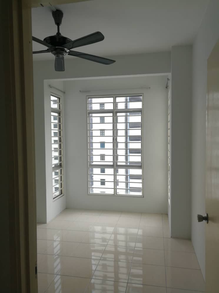 unipark condo 1062sf 3r2b with furniture near iukl - photo 5