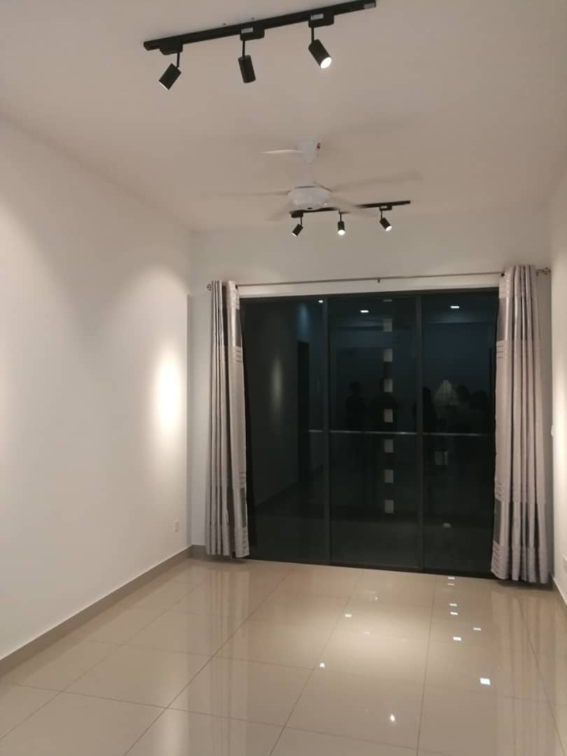 Citizen 2 rooms 2 bathrooms partly furnished unit