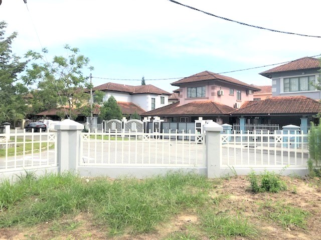 Semi D Corner House  ...