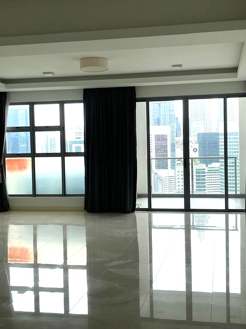 Suasana Bukit Ceylon ...