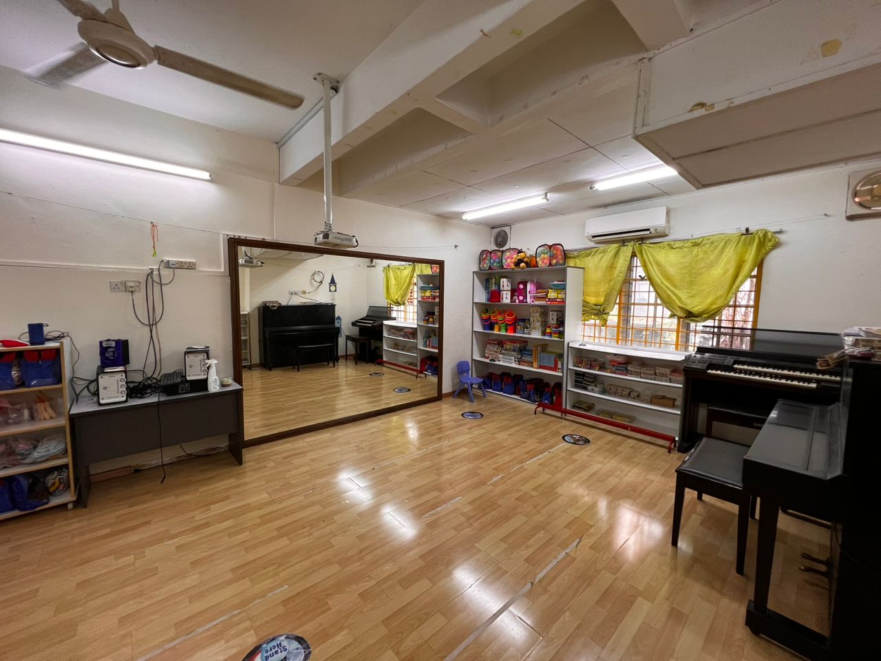 USJ 11 Subang Jaya 2 Storey Corner House KeyLing for Rent at Selangor