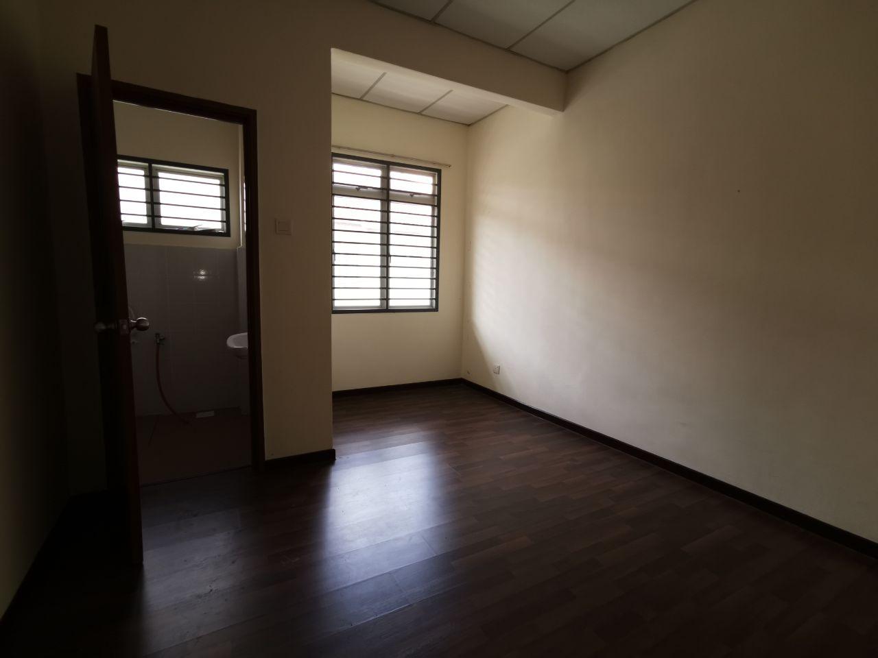 FREEHOLD 2 STOREY TERRACE, SALAK PERDANA FOR SALE - photo 5