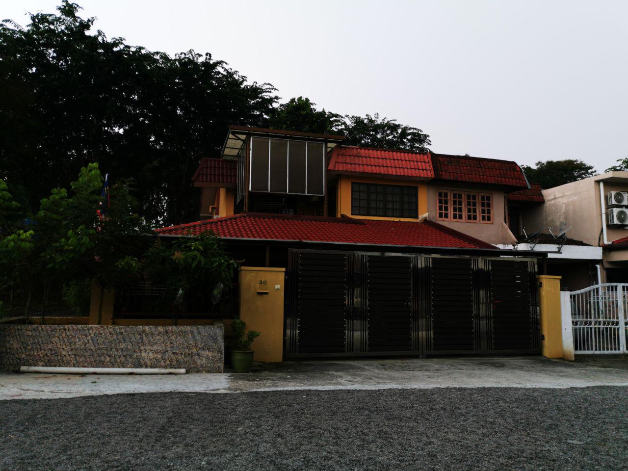 CORNER 2 STOREY TERRACE SEKSYEN 4 SHAH ALAM